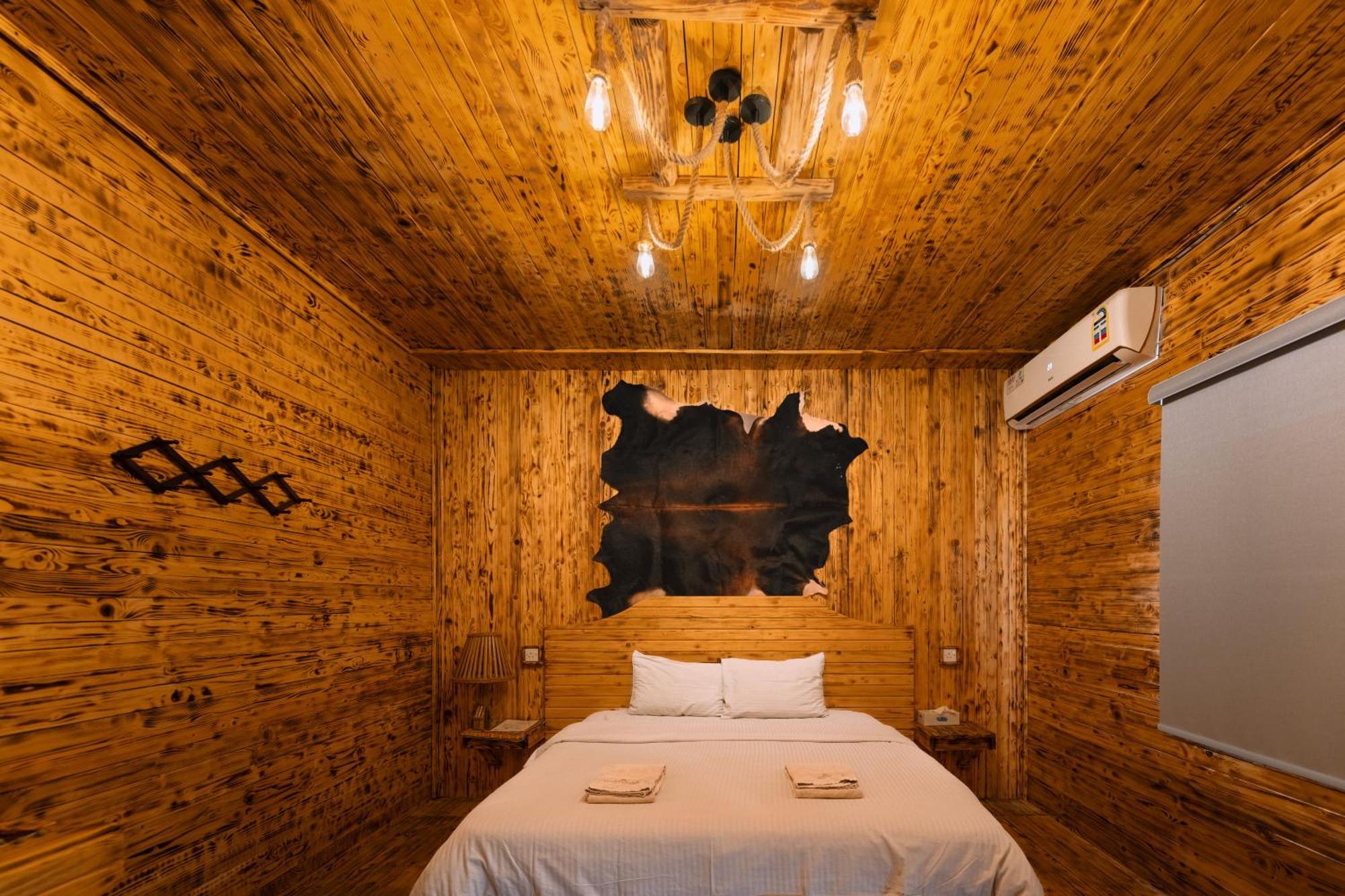 Antique Inn Низва Стая снимка
